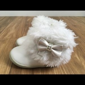 Faux fur baby boots